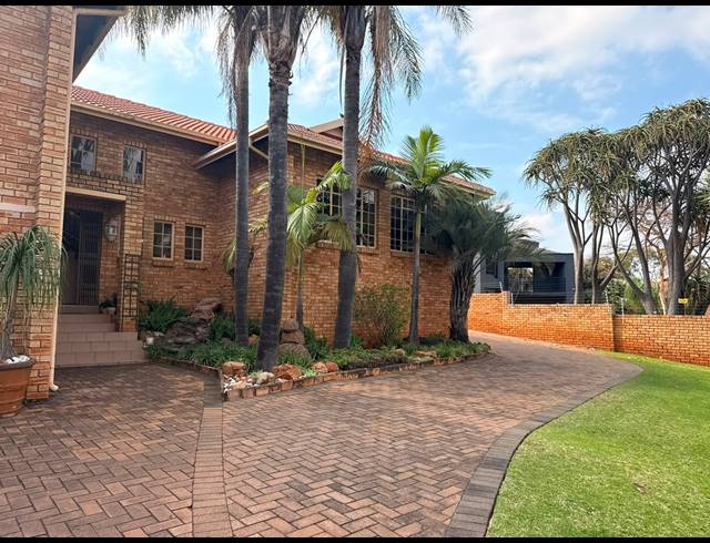 4 BEDROOM HOUSE FOR SALE IN CASHAN